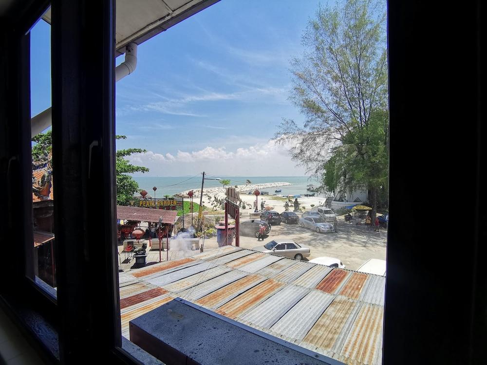Hotel 8 Boutique By The Sea à Tanjung Tokong Extérieur photo