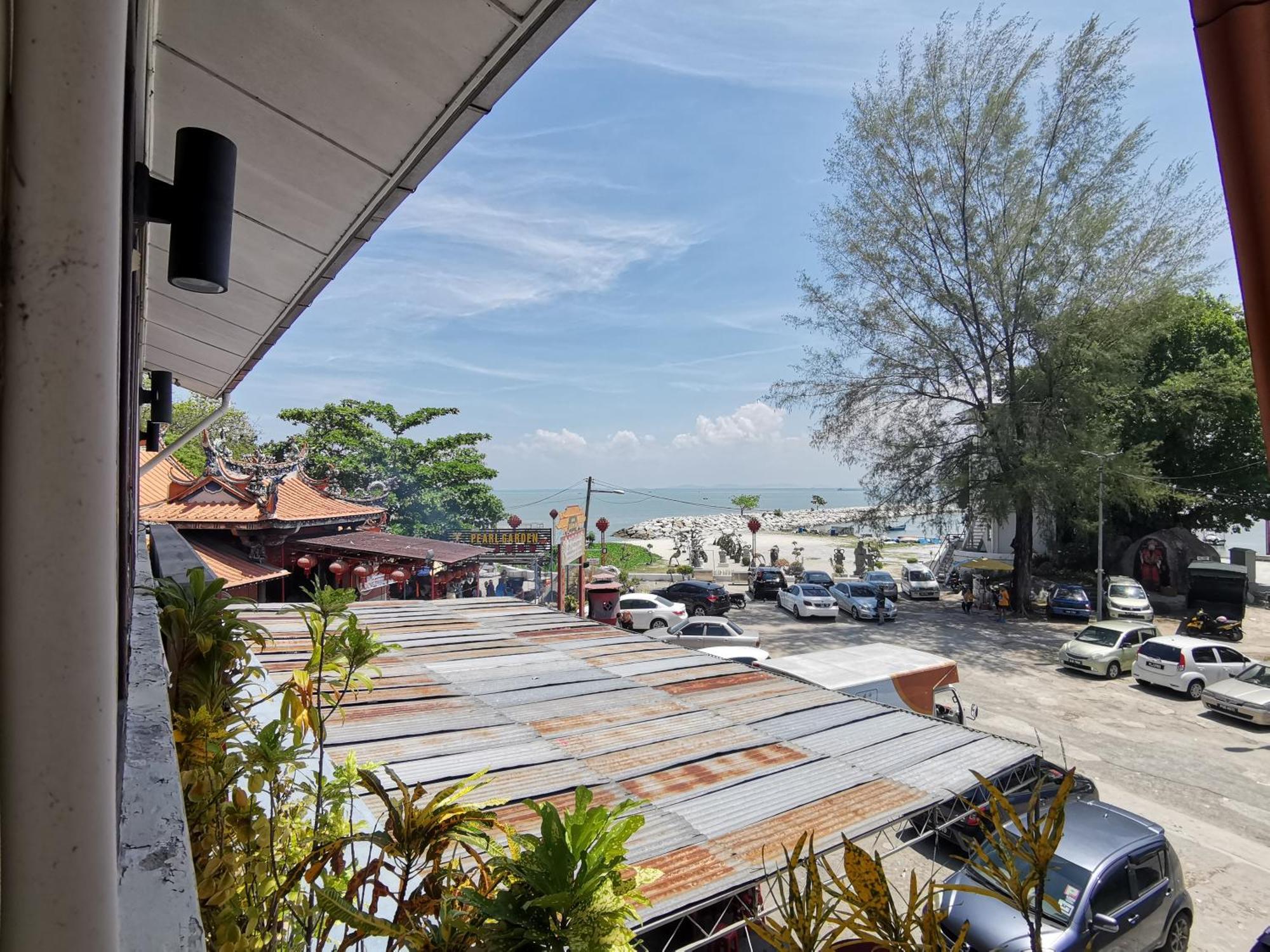 Hotel 8 Boutique By The Sea à Tanjung Tokong Extérieur photo