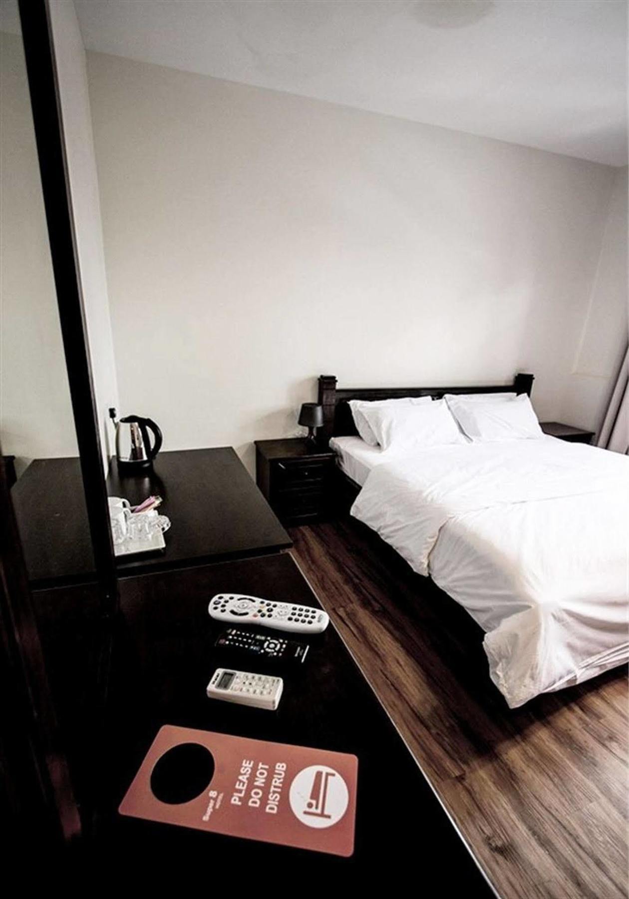 Hotel 8 Boutique By The Sea à Tanjung Tokong Extérieur photo