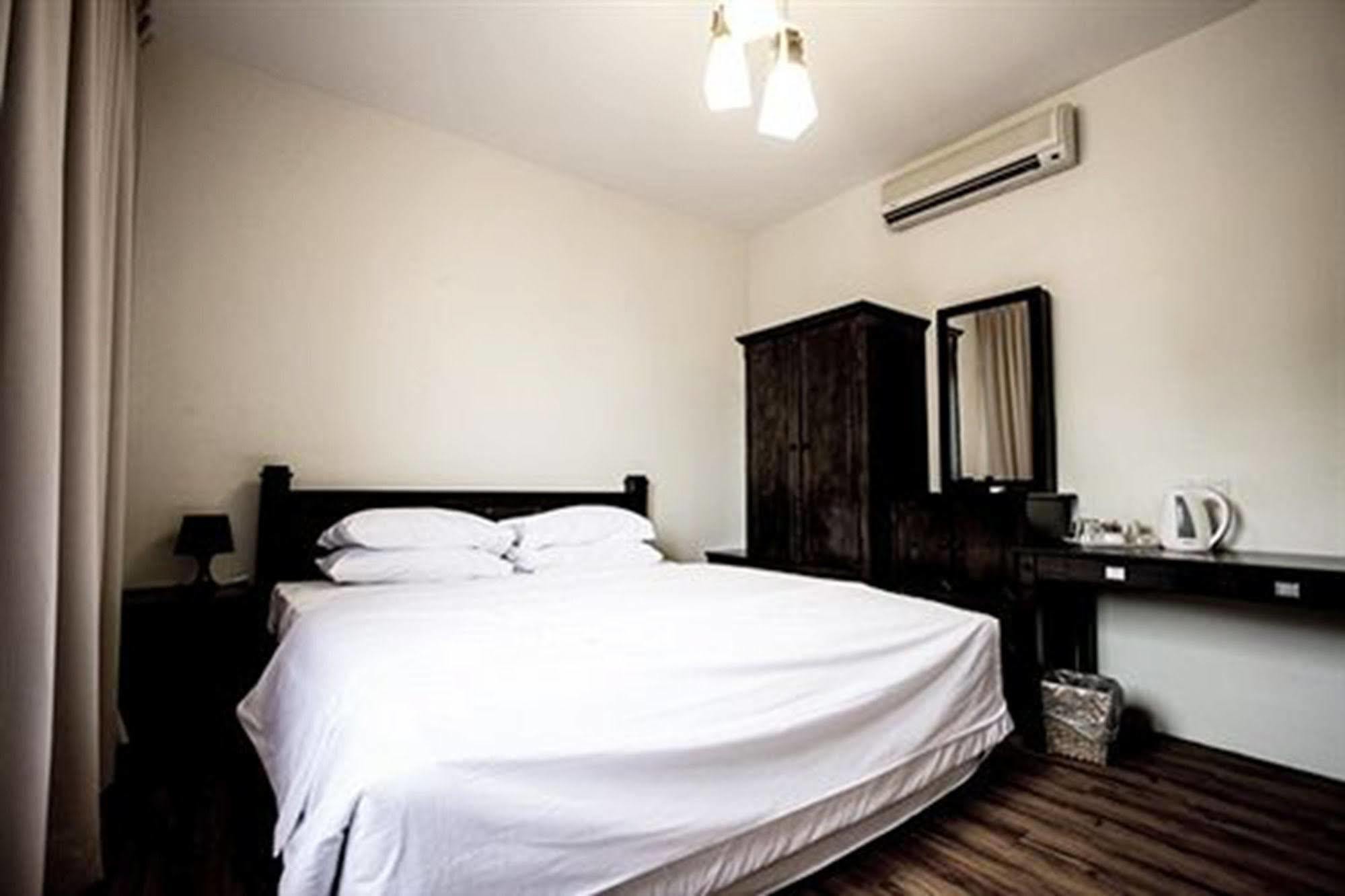 Hotel 8 Boutique By The Sea à Tanjung Tokong Extérieur photo