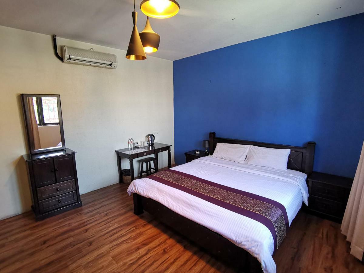 Hotel 8 Boutique By The Sea à Tanjung Tokong Extérieur photo